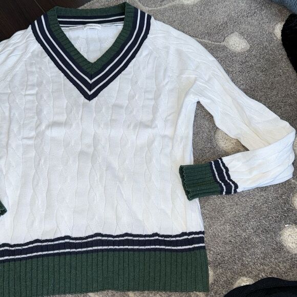 Minnie Rose Green and White V-Neck Cable Knit Sweater, XS - Picture 5 of 8